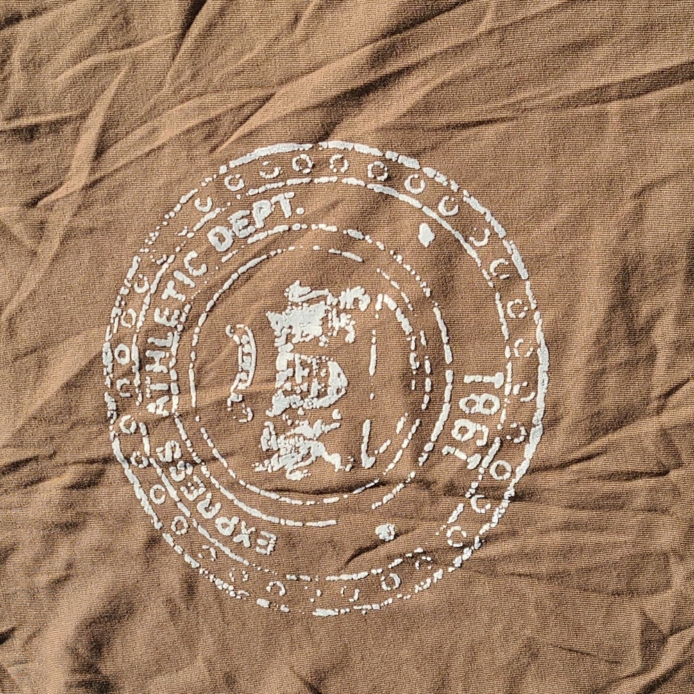 Express tshirt - Picture 2 of 6